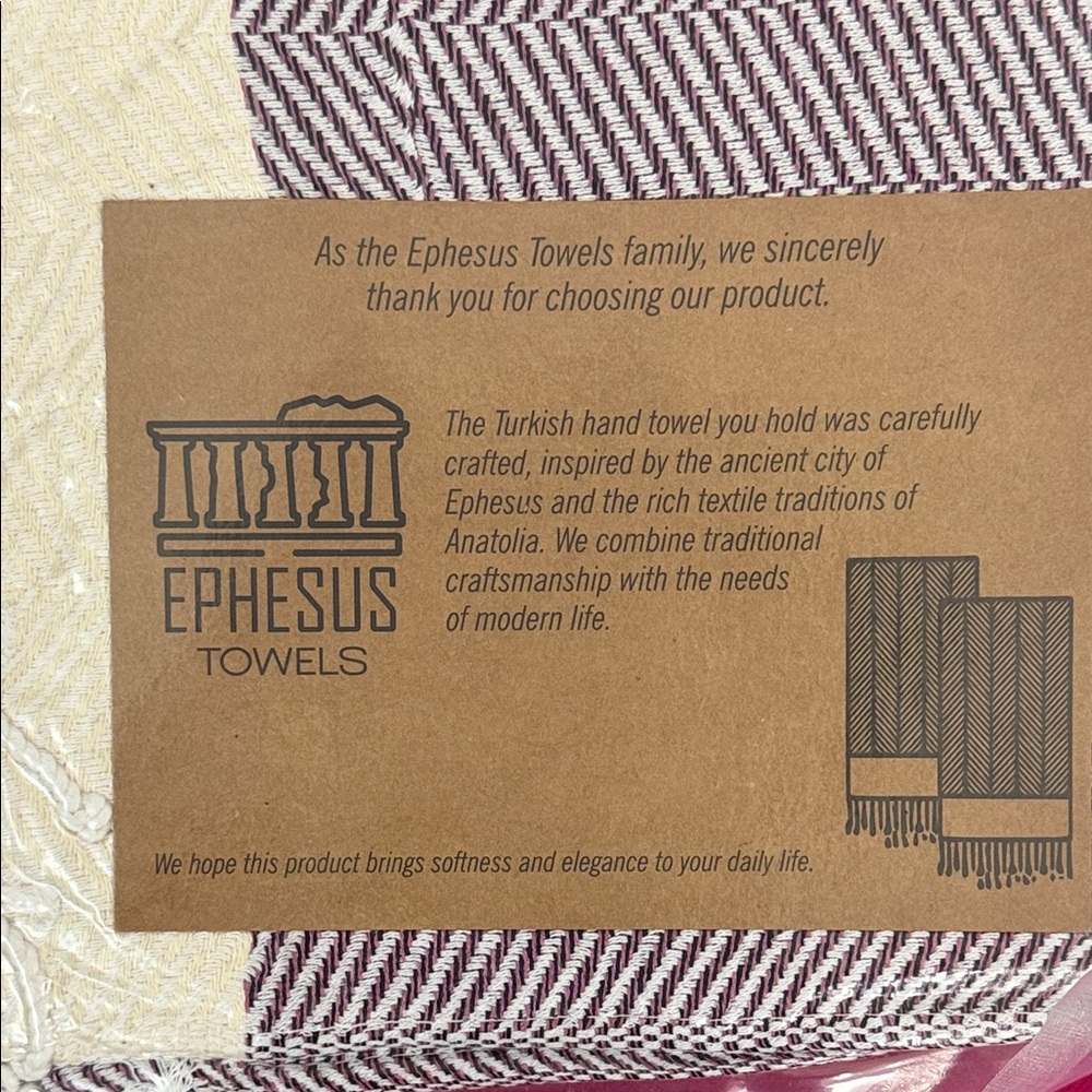 Turkish Burgundy (Orchid) and Cream Geometric Houndstooth Patterned Towel Set - Picture 4 of 5